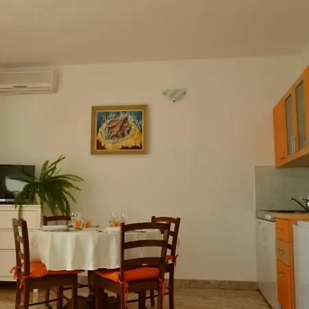 Apartments Jenny Novi Vinodolski Exterior photo